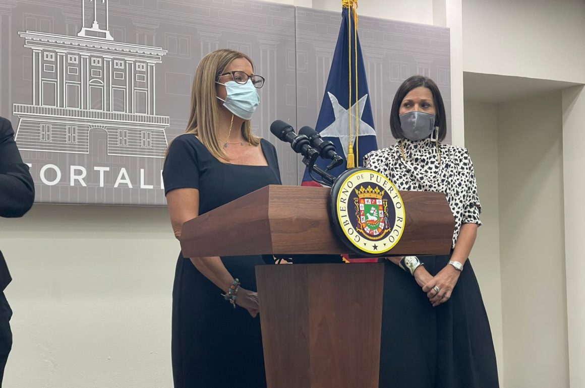 Fiscal Ileana Espada y Carmen González Magaz, secretaria de la Familia