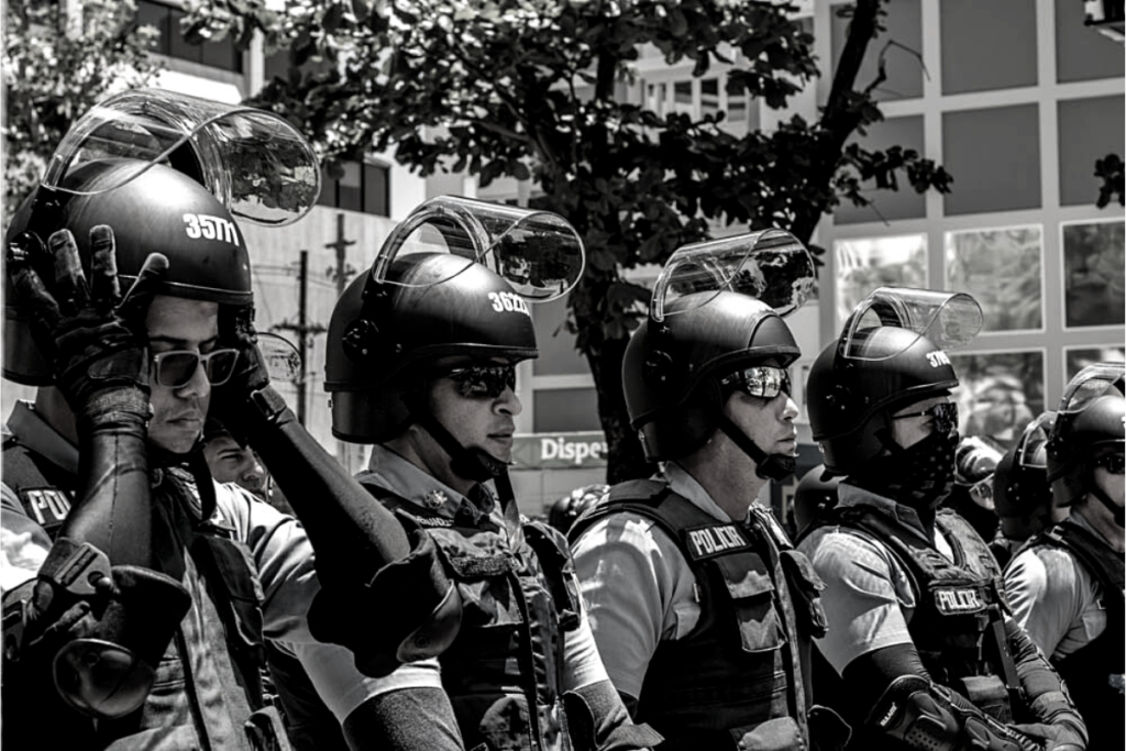 Policía violencia doméstica - Puerto Rico