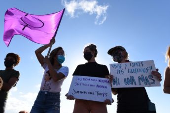 Manifestación desde puente Teodoro Moscoso por Keishla Rodríguez Ortiz y Andrea Ruiz Costas