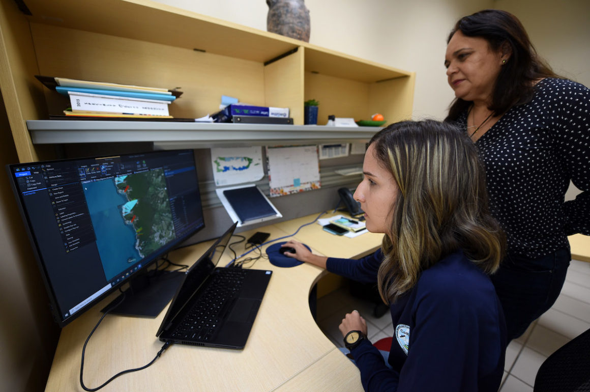 Científicas del Instituto de Investigación y Planificación Costera de Puerto Rico