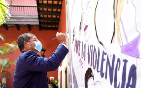 El gobernador Pedro Pierluisi durante el lanzamiento de la campaña “El momento del PARE”, el 13 de julio de 2021.