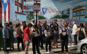 Paseo Boricua, en Humboldt Park, un barrio que es el corazón de la comunidad puertorriqueña en la ciudad de Chicago. Foto por Herminio Rodríguez | Centro de Periodismo Investigativo